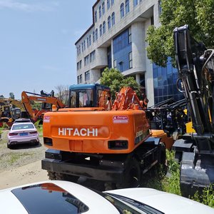 Excavadora Hitachi EX100WD de 10 Toneladas, Cucharón de 0.59m, Motor Isuzu de 81KW, Modelo 2021 con Martillo Rompedor y Cucharón de Excavación - Product Image 5