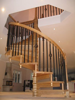 CBMmart Indoor Massivholz Eisen Treppe Stahl Grill Design Morden Loft Treppe Fertig Gusseisen Wendeltreppe