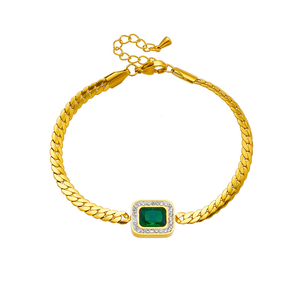 Pulsera Clásica con Dije Cuadrado de Cristal Verde Esmeralda y Cadena Cubana Chapada en Oro PVD de 18K para Mujer |   Resistente al agua y sin decoloración - Product Image 1