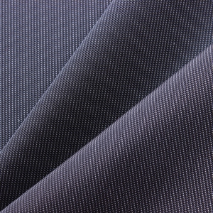 Tissu en PU enduit effet mémoire, torsadé chaîne et trame, à rayures verticales noir et blanc, pour vêtements d'extérieur - Product Image 2