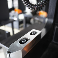 Machine de pose de rivets CNC à auto-perforation pour la fabrication métallique