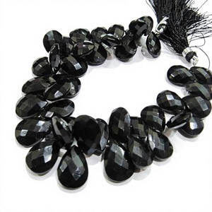 Cuentas de espinela negra auténtica en forma de pera, tamaño de 10x14 mm a 12x16 mm, cuentas facetadas planas en forma de gota, hebra de 8 pulgadas. - Product Image 1