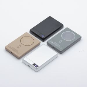 <span class=keywords><strong>Batterie</strong></span> <span class=keywords><strong>externe</strong></span> portable 10000mAh 15W magnétique sans fil Type-C ultra-fine en alliage d'aluminium avec charge rapide PD 20W - Product Image 4