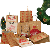 Sac cadeau en papier kraft de Noël festif avec poignée torsadée, motif Père Noël et rennes, emballage écologique pour cadeaux de fête