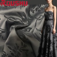 Nouvelle Tendance 2026 – Tissu Crêpe Flocé Floral Noir de 64 Pouces pour Robes Longues Formelles (Style TikTok)