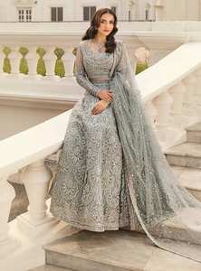 Robe de mariée 3 pièces Minty Breeze Erum Khan – Tenue de mariage luxueuse en mousseline brodée - Product Image 3