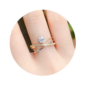 Anello da donna con design geometrico a quattro punte e linee multistrato - Product Image 5