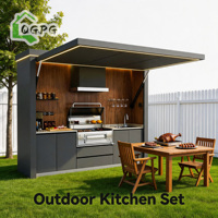 Cuisine extérieure moderne en aluminium avec élévateur hydraulique, intégrant barbecue, évier et réfrigérateur, pour jardin et terrasse, résistante aux intempéries