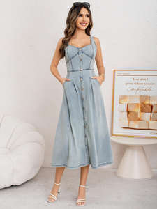 Vestido vaquero maxi de verano para <span class=keywords><strong>mujer</strong></span>, personalizado, con botones en la cintura, estilo casual, tirantes anchos, color liso, lavado, tipo cruzado. - Product Image 1