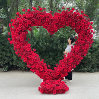 Décoration de demande en mariage, arche de mariage en forme de cœur, arche de roses en forme de cœur, fleurs pour demande en mariage, fleurs en forme de cœur pour mariage