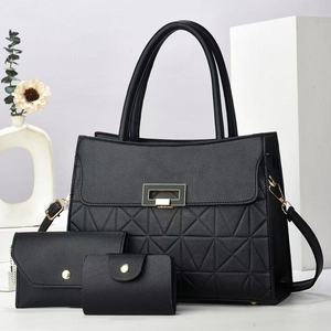 Wholesale Price Luxury Women's Fashion <b>Large</b> <b>Shoulder</b> <b>Bag</b> Hardware Clasp Decoration Crossbody <b>Bag</b> Handbag - Product Image 1