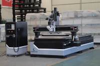 CNC 1325 ATC (changeur d'outils automatique) avec lit à vide et table de travail à fente en T