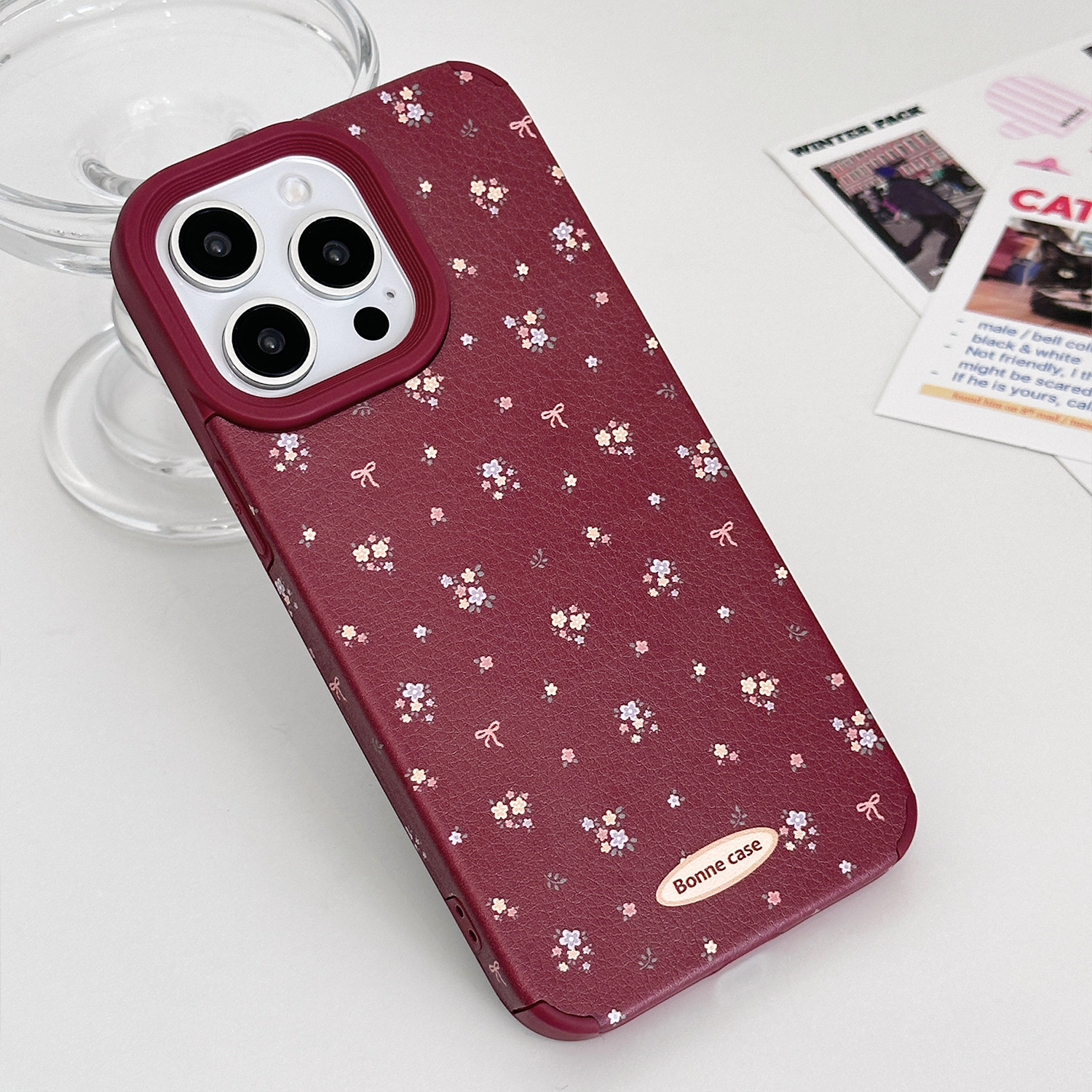 Wine red, reddish-purple flower buds