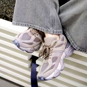 Chaussures de course 9060 de luxe respirantes en maille et daim, style rétro, décontractées, nouvelle collection, qualité supérieure - Product Image 1