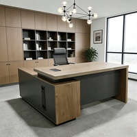 Scrivania Direzionale di Lusso in Legno Stile Francese-Americano Classico per Ufficio Commerciale, Piccolo Studio Avvocato o Sede Aziendale
