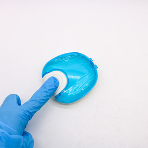 Estuche dental transparente con forma de concha, tipo prensa, para guardar retenedores, para cuidado bucal de adultos - Product Image 1