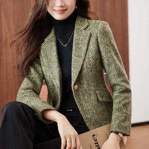 Women's Green Short Blazer Woolen Solid Color Anti Shrink Petite Fit Winter 2025 New Style High End Feel - Product Image 3