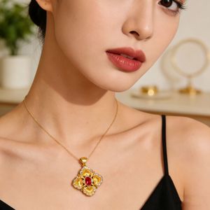 Collana in Stile <span class=keywords><strong>Buci</strong></span> Italiano con Pendente a Quadrifoglio Placcato Oro e Zirconi, Design Retrò Stile Palazzo - Product Image 5