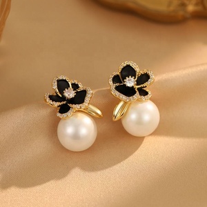 Boucles d'oreilles clous en argent S925 avec rose noire et fleur stéréoscopique, zircon de haute qualité, perle, pour femmes, tendance et simples - Product Image 3