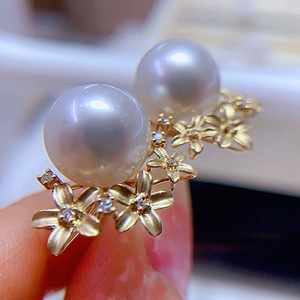 Base de arete floral de oro de 18 quilates, tallada románticamente y finamente pulida, con incrustaciones de mini diamantes brillantes para incrustación de perlas personalizada, hecha a mano. - Product Image 5