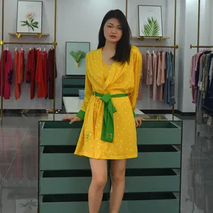 Guixiu Sexy Girl Yellow Silk House Robe Cheap Satin Bridesmaid Robes Floral Bridal Nighty Robe De Mariage