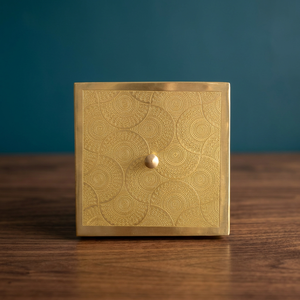 Boîte à épices carrée en laiton de qualité supérieure avec 9 récipients ronds, couvercle décoré d'un mandala gravé, ensemble d'organisateurs de cuisine de luxe pour masala indien - Product Image 3