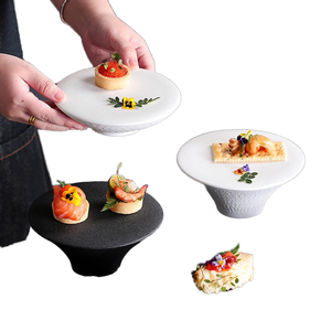 Plateau de service en porcelaine émaillée écologique classique pour plats froids, salades de fruits, gâteaux, dim sum, sushis, gastronomie moléculaire - Product Image 1