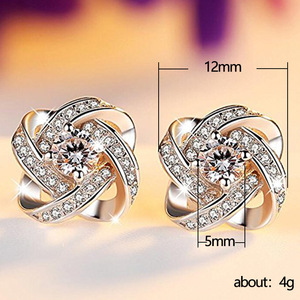 Orecchini a Perno con Cristalli a Forma di Fiore per Donne, Stile Trifoglio Rotante, Accessori Eleganti per Uso Quotidiano - Product Image 3