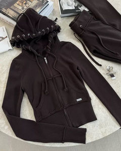 ชุดออกกำลังกายแฟชั่นใหม่ Peeqi K24S59379 สำหรับผู้หญิง ชุดเซ็ตสองชิ้น เสื้อคอตั้งพิมพ์ลายติดซิป กางเกงขายาว ชุด 2 ชิ้น - Product Image 2