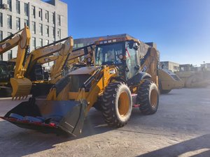 Dernier modèle de chargeuse-pelleteuse JCB 4CX de 8,7 tonnes avec godet 4-en-1, attache rapide, cabine climatisée, 0 heure, garantie d'usine, certifiée CE EPA - Product Image 3