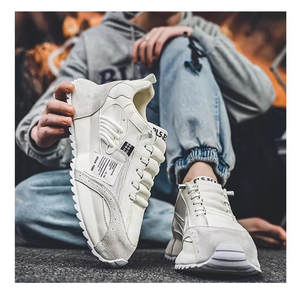 รองเท้าลำลองผู้ชายขายส่ง รุ่นใหม่ ดีไซน์ทันสมัย พื้นเรียบ ระบายอากาศได้ดี เหมาะสำหรับฤดูใบไม้ผลิ/ฤดูร้อน สวมใส่สบาย เหมาะกับการเดินอย่างมีสไตล์ - Product Image 3