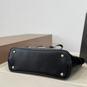 Sacs à main fourre-tout noirs élégants et spacieux pour femmes – Nouveauté légère et tendance pour le quotidien – Sac de luxe pour femmes – Vente en gros - Product Image 4