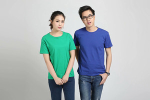 Nouveau design de chemise bon marché de haute qualité pour hommes, couleur unie, logo personnalisé, t-shirts en coton et polyester pour hommes - Product Image 4
