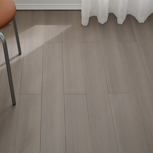 Suelo de Roble Macizo Moderno para Todo el Verano con Instalación de Clic, Textura Personalizable, Clasificación de Superficie ABC, Antideslizante y Ecológico - Product Image 3