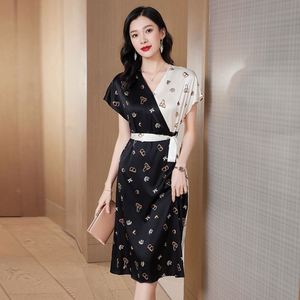 Vestido de seda de verano para mujer de marca de gama alta, cuello en V, cintura ceñida, diseño adelgazante con patrón de estampado, seda auténtica - Product Image 3