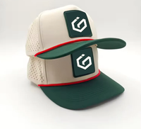 Casquette de baseball personnalisée à 5 panneaux à séchage rapide Casquette de baseball imperméable en PVC Patch Logo Performance avec trou laser mignon Chapeaux à profil haut