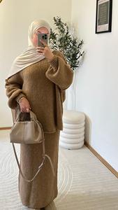 Nuovo Set Abaya Invernale Elegante per Donne Musulmane con Top e Gonna, Abito Islamico Modesto per l'Autunno, Stile Dubai Loriya - Product Image 2