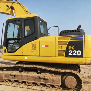 รถขุดตีนตะขาบ Komatsu PC220 มือสอง สภาพเดิมๆ ชั่วโมงการทำงานน้อย คุ้มค่า คุ้มราคา พร้อมอะไหล่มากมาย มีสินค้าในสต็อก - Product Image 1