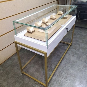 Vitrina Exhibidora <span class=keywords><strong>de</strong></span> Joyería Moderna <span class=keywords><strong>de</strong></span> Metal y Vidrio Templado con Iluminación LED y MDF - Product Image 1