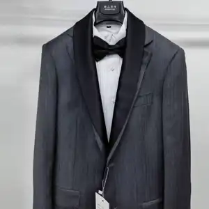 Blazer monopetto su misura di moda 70% lana australiana leggera personalizzazione abiti da uomo Slim Fit da uomo per smoking