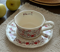 Tasse à café et soucoupe en céramique à motif floral esthétique, style rétro, fleurs rouges, vaisselle pour le thé de l'après-midi