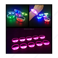 Bracelets lumineux LED multicolores personnalisables pour la décoration de scène de fête, bracelet LED pour concert, bracelet lumineux pour fête