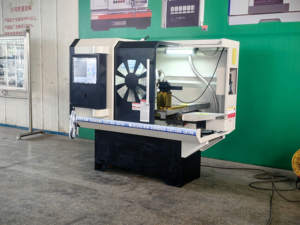 Venta caliente coche CNC llanta reparación máquina CK6160Q aleación rueda diamante corte llantas torno - Product Image 2