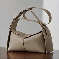 Sac bandoulière personnalisé en cuir pleine fleur OEM pour femme, fermeture magnétique, style urbain simple, 100 cm, vente en gros usine