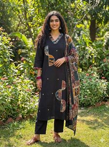 Conjunto de Kurta/Kurti de Algodón Azul Oscuro para Mujer, Estilo Tradicional Indio y Pakistaní, para Fiestas, Largo hasta el Tobillo, Corte Regular, Diseño Estampado, Secado Rápido - Product Image 3