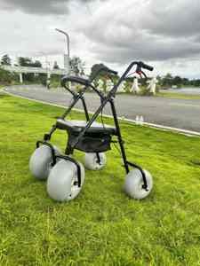 ARY MEDICAL Beach Walkers, cadre en aluminium léger, roues à ballons <span class=keywords><strong>pour</strong></span> la herbe, les pierres, toutes surfaces, permet de marcher sur la plage - Product Image 4