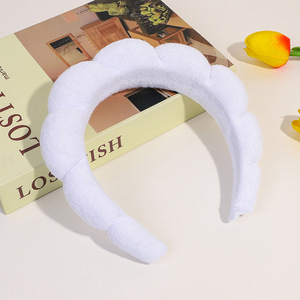 عصابة شعر من قماش تيري الإسفنجي بلون موحد مع شعار مخصص، عصابة رأس للمكياج للنساء والفتيات وإكسسوارات الشعر - Product Image 2