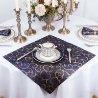 Hochzeitsbankett Hotel-Tischdekoration mit Eleganter Klassischer Lila Jacquard Quadratischer Serviette und Tischset im Ins-Stil