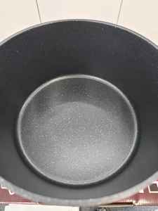 Meilleures ventes sur le marché africain, pot à shabu shabu Hoffmans 9L, 1600W, chauffage rapide, design avec poignée en bois, couleur rouge et noir - Product Image 5