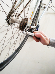 Kit d'outils de réparation multifonction en gros pour VTT avec tournevis, clés hexagonales et outils pour pneus - Product Image 6